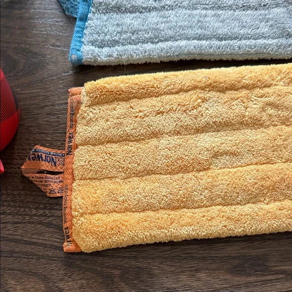 Norwex Cleaning Pads - Picture 2 of 14